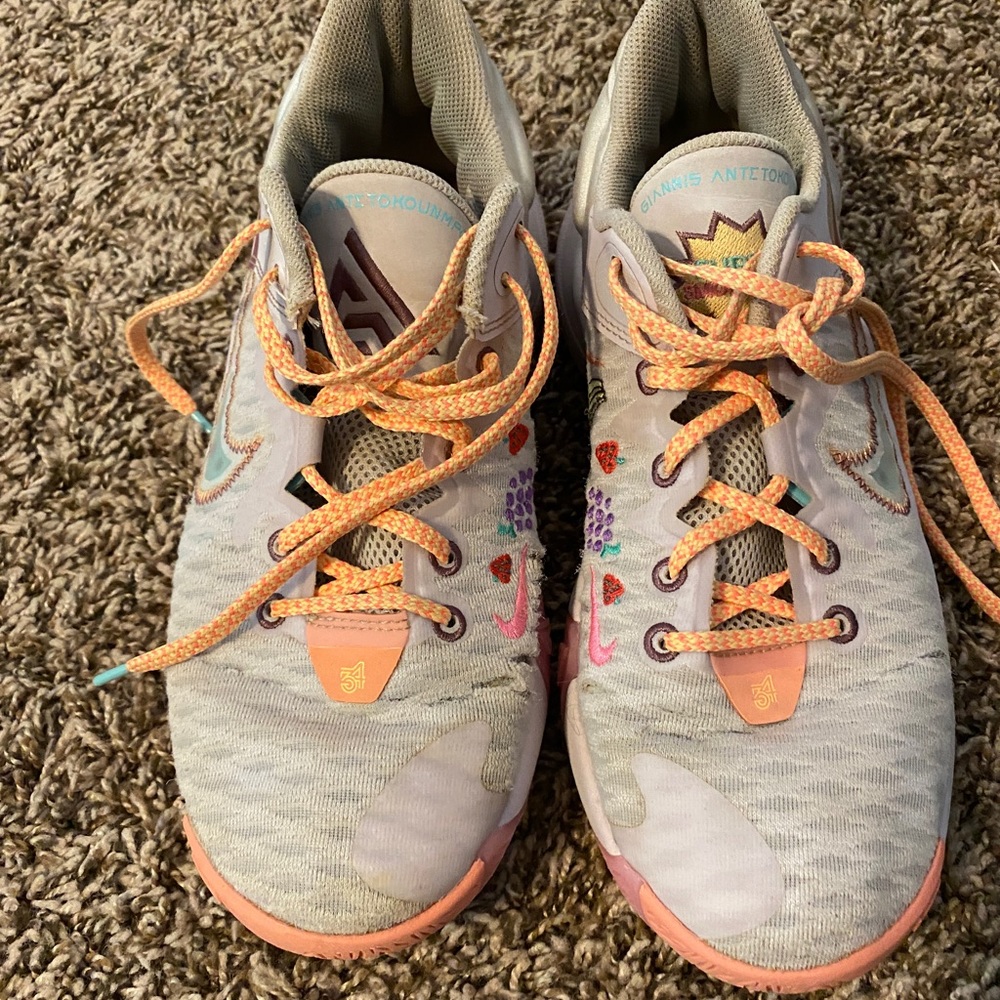 Nike Giannis Immortality Force Field (GS) DM7609-500  7Y Women’s 8.5